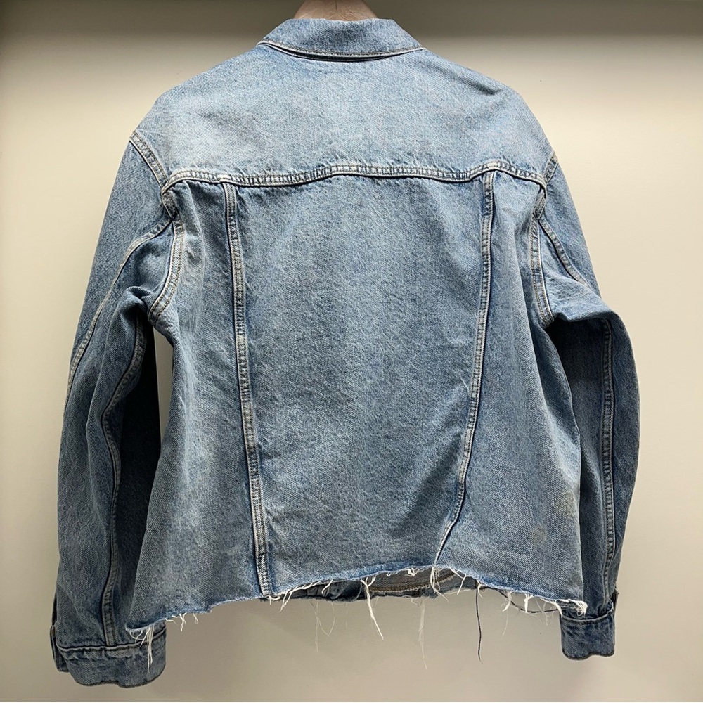 Old Navy Women’s Jean Jacket With Frayed Hem - Size XL - Picture 3 of 7